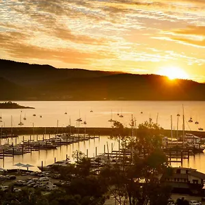 *** Aparthotel Sunlit Waters Australia